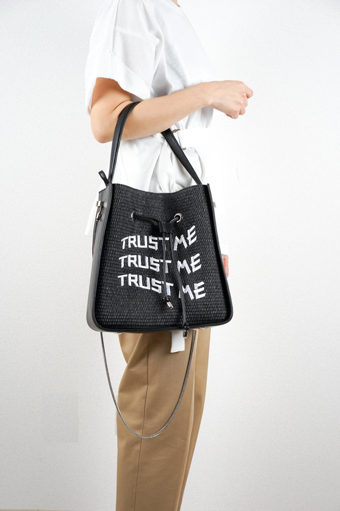 TRUST ME 雑材バッグ