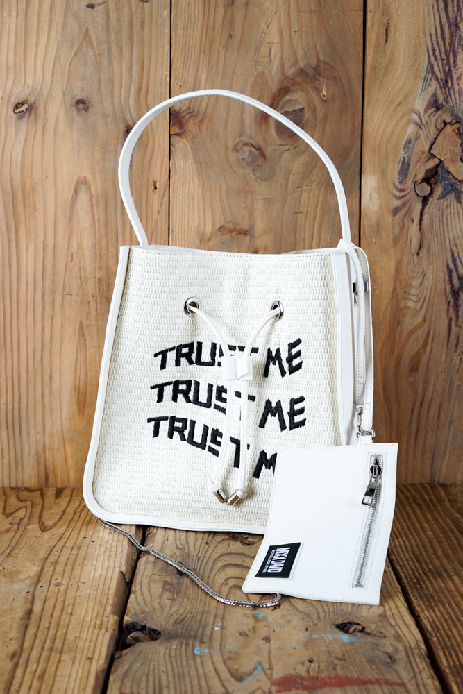 TRUST ME 雑材バッグ